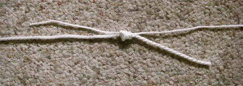 rope-kit-4 The two rope sizes make knot tying easy.