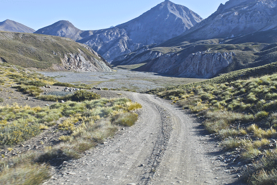 The-road-into-the-Tordillo