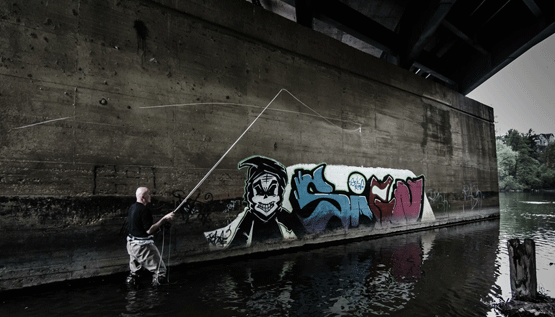 Juergen-under-bridge